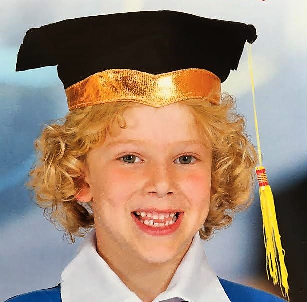 Estudiante Infantil Lujo (guirca)