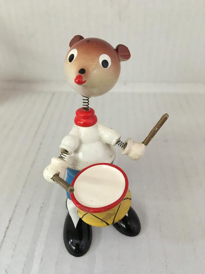 Figura de muelles ( osito tambor )